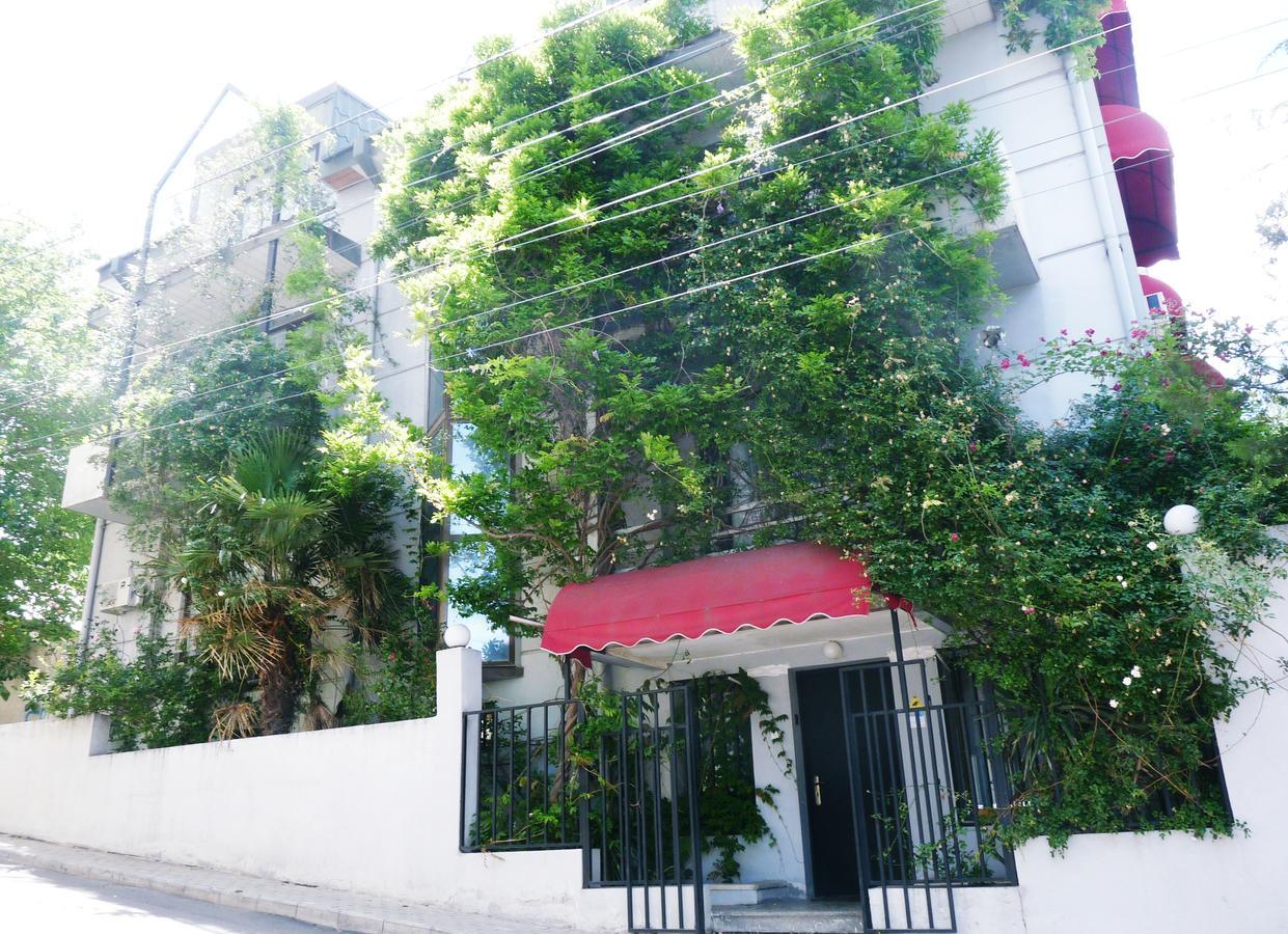 Vera View Hotel ティビリシ エクステリア 写真