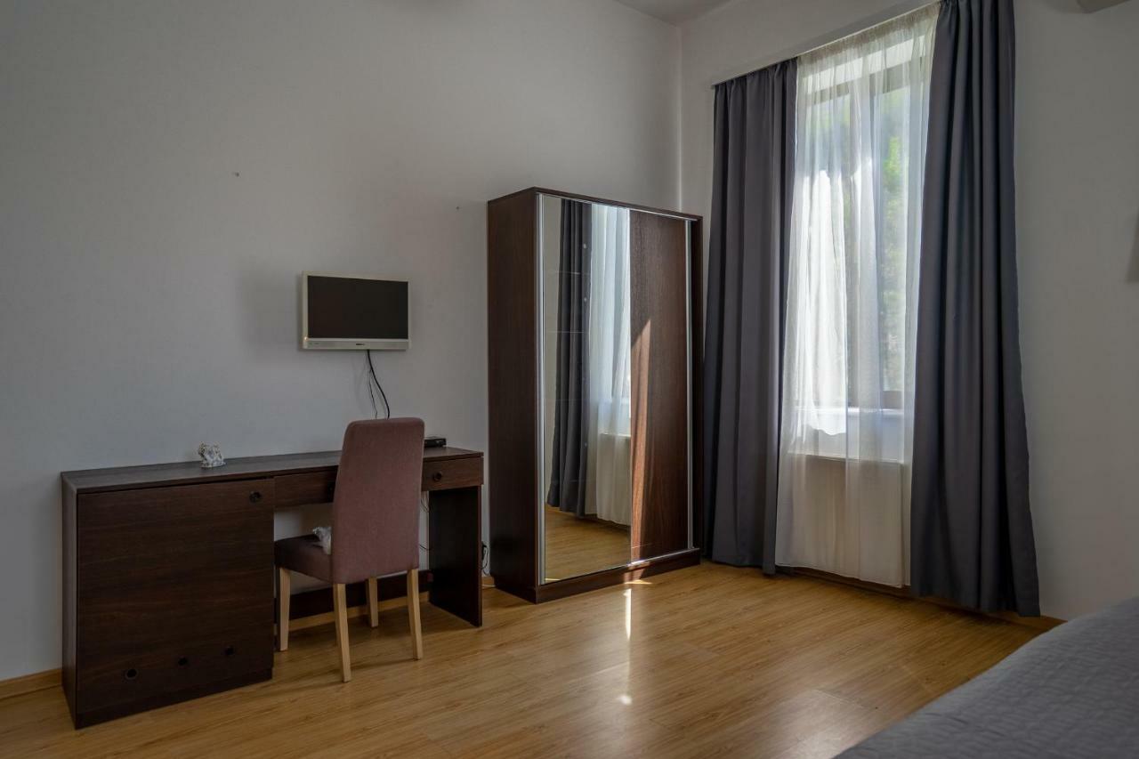 Vera View Hotel ティビリシ エクステリア 写真